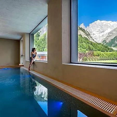 ホテル Th Courmayeur 4*